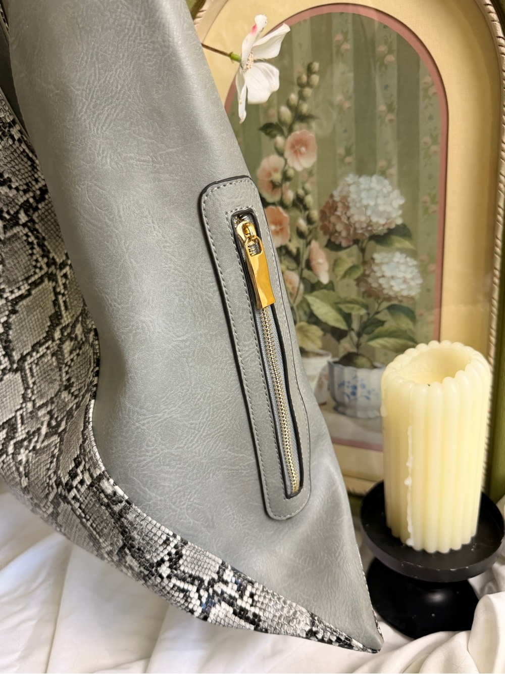Fringed Snake-Print Shoulder boho tote Bag in Light Gray faux leather - Picture 5 of 6